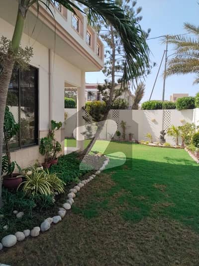 ڈی ایچ اے فیز 6 ڈی ایچ اے ڈیفینس,کراچی میں 7 کمروں کا 2 کنال مکان 25.0 کروڑ میں برائے فروخت۔