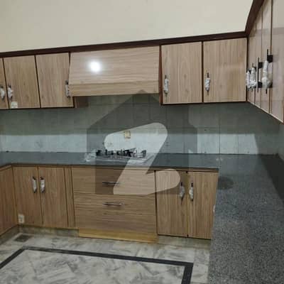 نشیمنِ اقبال فیز 2 نشیمنِ اقبال,لاہور میں 3 کمروں کا 10 مرلہ زیریں پورشن 60.0 ہزار میں کرایہ پر دستیاب ہے۔