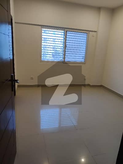 office available for rent lift with stand by generator in tauheed Commercial