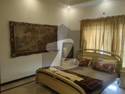 ڈی ایچ اے فیز 2 ڈیفنس (ڈی ایچ اے),لاہور میں 4 کمروں کا 10 مرلہ مکان 5.12 کروڑ میں برائے فروخت۔