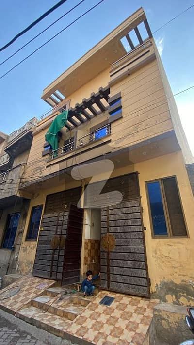 مرغزار آفیسرز کالونی لاہور میں 4 کمروں کا 3 مرلہ مکان 1.05 کروڑ میں برائے فروخت۔