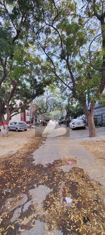 PRIME LOCATION 240 SQUARE YARDS HOUSE AVAILABLE FOR SALE