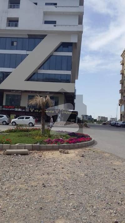 Open Lower Ground Shop Available For Rent