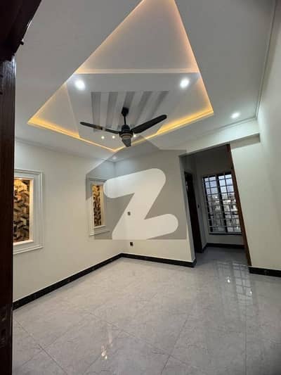 جی ۔ 14 اسلام آباد میں 7 کمروں کا 5 مرلہ مکان 1.65 لاکھ میں کرایہ پر دستیاب ہے۔