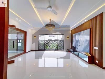 ڈی ایچ اے فیز 6 ڈیفنس (ڈی ایچ اے),لاہور میں 4 کمروں کا 10 مرلہ مکان 1.8 لاکھ میں کرایہ پر دستیاب ہے۔