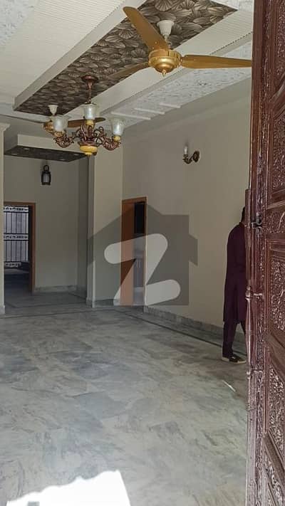 گلفشاں کالونی لاہور میں 3 کمروں کا 1 کنال بالائی پورشن 90.0 ہزار میں کرایہ پر دستیاب ہے۔