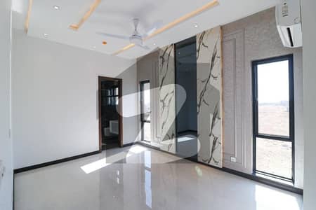 ڈی ایچ اے فیز 7 ڈیفنس (ڈی ایچ اے),لاہور میں 4 کمروں کا 10 مرلہ مکان 2.6 لاکھ میں کرایہ پر دستیاب ہے۔