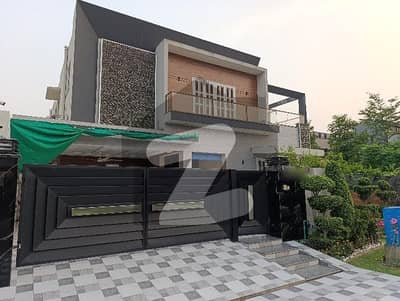 ڈی ایچ اے فیز 8 سابقہ ایئر ایوینیو ڈی ایچ اے فیز 8,ڈی ایچ اے ڈیفینس,لاہور میں 3 کمروں کا 1 کنال بالائی پورشن 1.15 لاکھ میں کرایہ پر دستیاب ہے۔