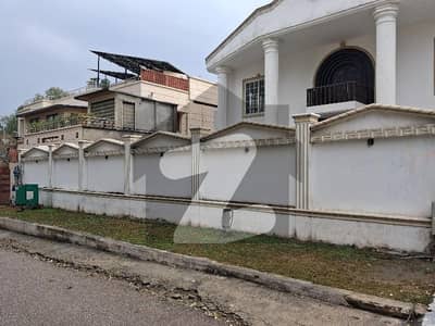 F-10/1 Square Yard Proper Duplex House In Close End Street F-10/1