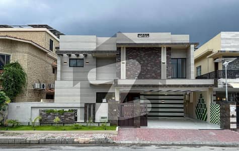 بحریہ ٹاؤن فیز 3 بحریہ ٹاؤن راولپنڈی,راولپنڈی میں 5 کمروں کا 1 کنال مکان 13.0 کروڑ میں برائے فروخت۔