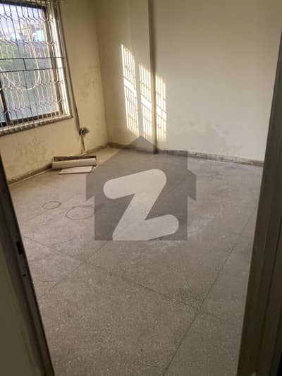 آئی ۔ 9 مرکز آئی ۔ 9,اسلام آباد میں 2 کمروں کا 1 مرلہ فلیٹ 55.0 ہزار میں کرایہ پر دستیاب ہے۔