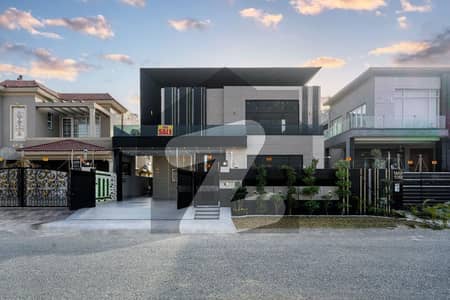 1-Kanal Contemporary Bungalow 5 Bedrooms, Elegant Double-Height Lobby