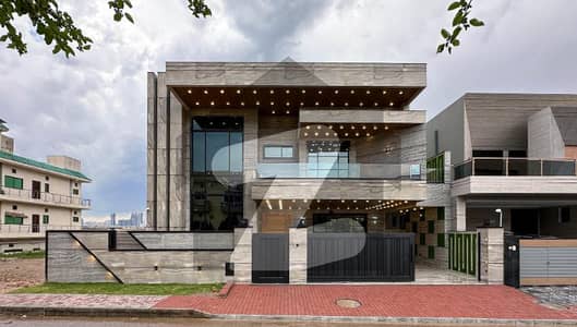 بحریہ ٹاؤن فیز 5 بحریہ ٹاؤن راولپنڈی,راولپنڈی میں 6 کمروں کا 1 کنال مکان 14.25 کروڑ میں برائے فروخت۔