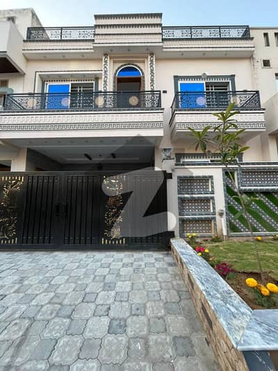 جی ۔ 13/2 جی ۔ 13,اسلام آباد میں 5 کمروں کا 7 مرلہ مکان 6.75 کروڑ میں برائے فروخت۔