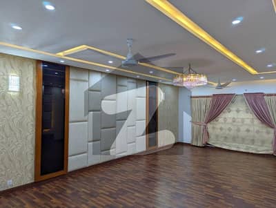 لیک سٹی رائیونڈ روڈ,لاہور میں 6 کمروں کا 1 کنال مکان 3.75 لاکھ میں کرایہ پر دستیاب ہے۔