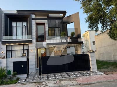 10 MARLA ULTRA LUXURY HOUSE FOR SALE IN JASMINE BLOCK SECTOR C BAHRIA TOWN LAHORE