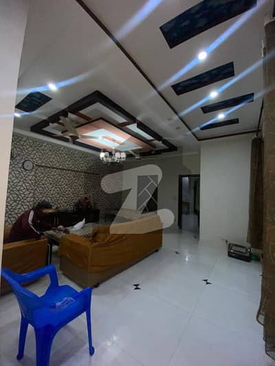 پی جی ای سی ایچ ایس فیز 2 پنجاب گورنمنٹ ایمپلائیز سوسائٹی,لاہور میں 5 کمروں کا 10 مرلہ مکان 3.8 کروڑ میں برائے فروخت۔