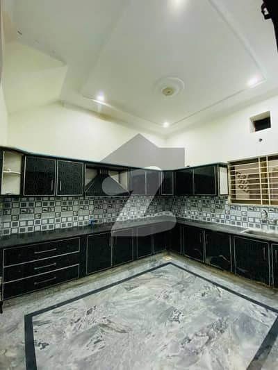 خیابانِ گارڈنز فیصل آباد میں 3 کمروں کا 7 مرلہ بالائی پورشن 50.0 ہزار میں کرایہ پر دستیاب ہے۔