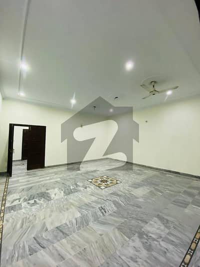 خیابانِ گارڈنز فیصل آباد میں 3 کمروں کا 7 مرلہ بالائی پورشن 50.0 ہزار میں کرایہ پر دستیاب ہے۔