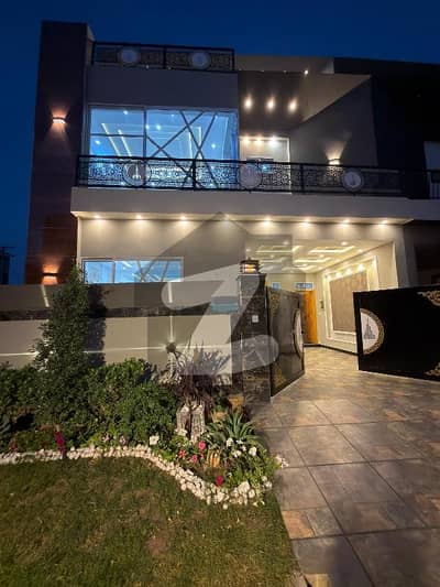 بخ ولاز فیز 2 - مانک بلاک بوچ ایگزیکٹو ولاز - فیز 2,بش ایگزیکٹو ولاز,ملتان میں 5 کمروں کا 5 مرلہ مکان 2.2 کروڑ میں برائے فروخت۔