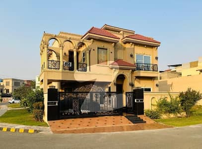 ائیر لائن ہاؤسنگ سوسائٹی لاہور میں 5 کمروں کا 10 مرلہ مکان 4.3 کروڑ میں برائے فروخت۔