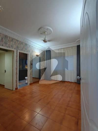 Two Beds DD Flat For Rent