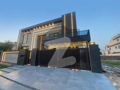 نیسپاک سکیم فیز 3 ڈیفینس روڈ,لاہور میں 6 کمروں کا 1 کنال مکان 6.5 کروڑ میں برائے فروخت۔