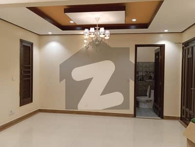 500 Yards Upper Portion For Rent Only For Bankers And Multinationals