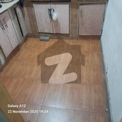 ناظم آباد کراچی میں 4 کمروں کا 4 مرلہ فلیٹ 90.0 لاکھ میں برائے فروخت۔