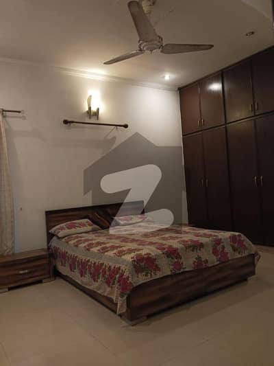 ڈی ایچ اے فیز 4 ڈیفنس (ڈی ایچ اے),لاہور میں 3 کمروں کا 10 مرلہ مکان 2.6 لاکھ میں کرایہ پر دستیاب ہے۔