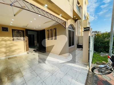 Investor Price 5 Marla Slightly Used House For Sale