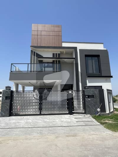 ڈی ایچ اے فیز 1 ۔ سیکٹر یو ڈی ایچ اے فیز 1,ڈی ایچ اے ڈیفینس,ملتان میں 5 کمروں کا 10 مرلہ مکان 2.9 کروڑ میں برائے فروخت۔