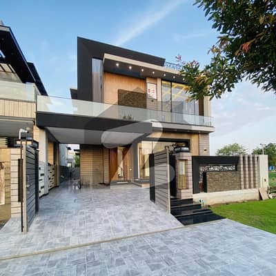 پارک ویو سٹی لاہور میں 5 کمروں کا 10 مرلہ مکان 3.1 کروڑ میں برائے فروخت۔