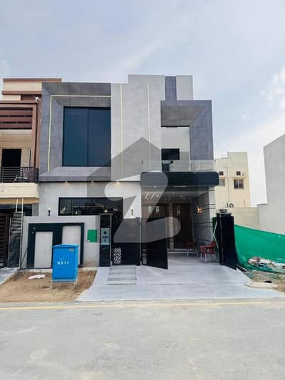 بحریہ آرچرڈ فیز 2 بحریہ آرچرڈ,لاہور میں 3 کمروں کا 5 مرلہ مکان 2.1 کروڑ میں برائے فروخت۔