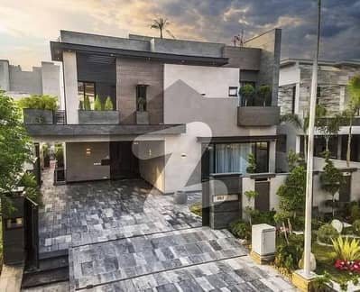 ڈی ایچ اے فیز 6 ڈیفنس (ڈی ایچ اے),لاہور میں 5 کمروں کا 1 کنال مکان 3.2 لاکھ میں کرایہ پر دستیاب ہے۔