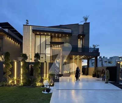 ڈی ایچ اے فیز 6 ڈیفنس (ڈی ایچ اے),لاہور میں 5 کمروں کا 1 کنال مکان 3.15 لاکھ میں کرایہ پر دستیاب ہے۔