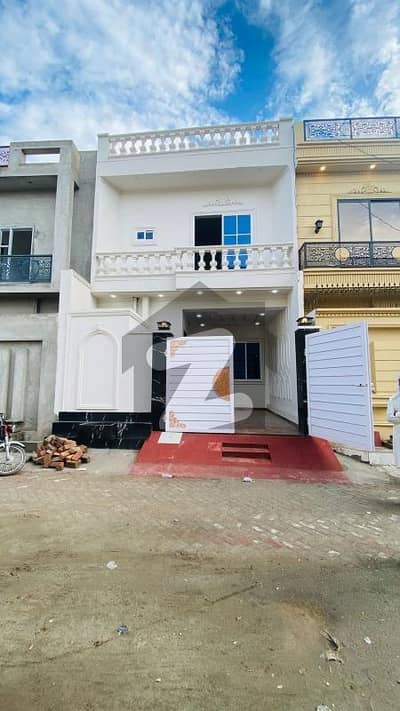 ناردرن بائی پاس ملتان میں 3 کمروں کا 3 مرلہ مکان 45.0 ہزار میں کرایہ پر دستیاب ہے۔