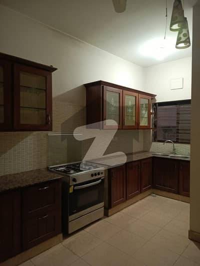 ڈی ایچ اے ڈیفینس فیز 2 ڈی ایچ اے ڈیفینس,اسلام آباد میں 3 کمروں کا 1 کنال زیریں پورشن 1.5 لاکھ میں کرایہ پر دستیاب ہے۔