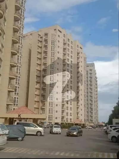 کریک وسٹا ڈی ایچ اے فیز 8,ڈی ایچ اے ڈیفینس,کراچی میں 4 کمروں کا 17 مرلہ فلیٹ 3.8 لاکھ میں کرایہ پر دستیاب ہے۔