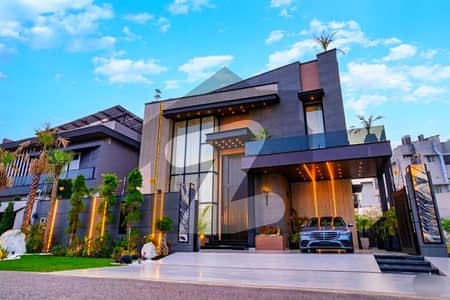 ڈی ایچ اے فیز 7 - بلاک وائے فیز 7,ڈیفنس (ڈی ایچ اے),لاہور میں 5 کمروں کا 1 کنال مکان 6.95 کروڑ میں برائے فروخت۔