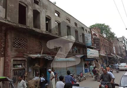 میکلوڈ روڈ لاہور میں 1 کنال Studio عمارت 27.99 کروڑ میں برائے فروخت۔