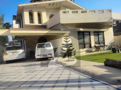 ڈی ایچ اے فیز 5 ڈی ایچ اے ڈیفینس,کراچی میں 4 کمروں کا 1 کنال مکان 11.0 کروڑ میں برائے فروخت۔