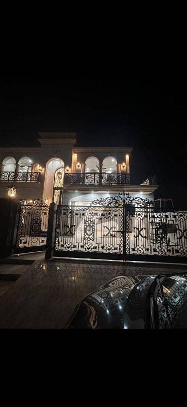 نیسپاک سکیم فیز 3 ڈیفینس روڈ,لاہور میں 4 کمروں کا 1 کنال مکان 5.4 کروڑ میں برائے فروخت۔