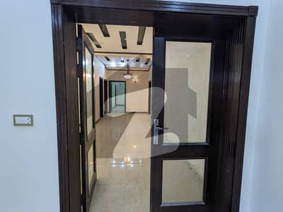 DHA 9 TOWN 5 MARLA HOUSE B/N EXCELLENT LOCATION FOR RENT