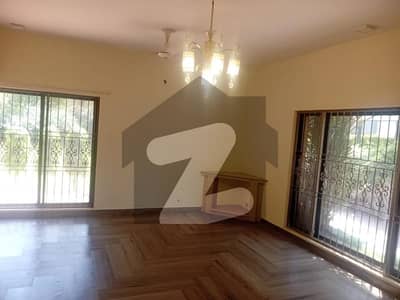 ڈی ایچ اے فیز 1 - بلاک ای فیز 1,ڈیفنس (ڈی ایچ اے),لاہور میں 6 کمروں کا 2 کنال مکان 12.0 کروڑ میں برائے فروخت۔