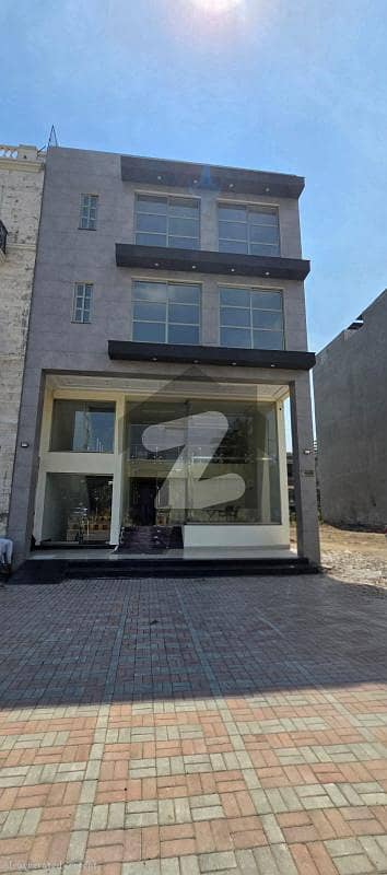 ڈی ایچ اے فیز 3 ڈیفنس (ڈی ایچ اے),لاہور میں 8 مرلہ Studio عمارت 15.0 لاکھ میں کرایہ پر دستیاب ہے۔