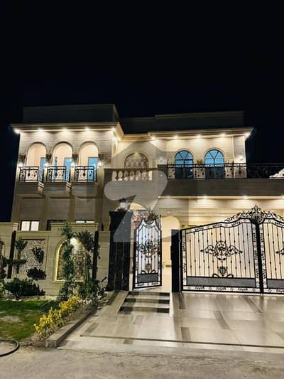 ڈی ایچ اے فیز 1 ڈی ایچ اے ڈیفینس,ملتان میں 5 کمروں کا 1 کنال مکان 2.0 لاکھ میں کرایہ پر دستیاب ہے۔