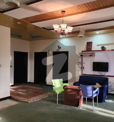 10 Marla Ground Portion Available For Rent