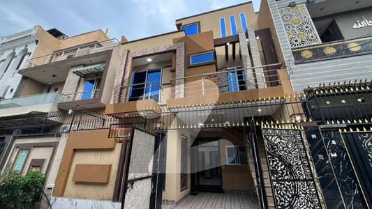 5 Marla Slightly Used Fully Renovated House for Sale in Rehman Garden Phase 2 Lahore