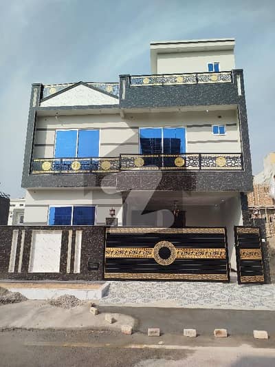 فیصل ٹاؤن - ایف ۔ 18 اسلام آباد میں 7 کمروں کا 8 مرلہ مکان 3.85 کروڑ میں برائے فروخت۔